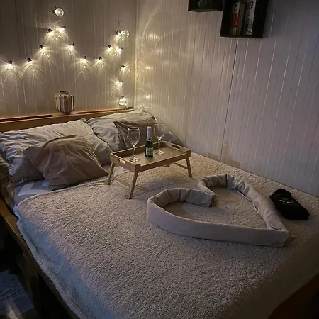 Sidehill - Zazitkove V Prirode 캠프장 *